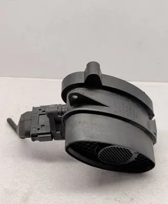 BMW 5 E39 Mass air flow meter 7787076 0928400468