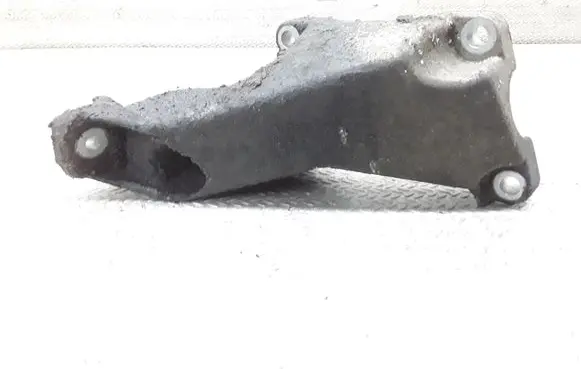 Audi A4 S4 B6 8E 8H Engine mounting bracket