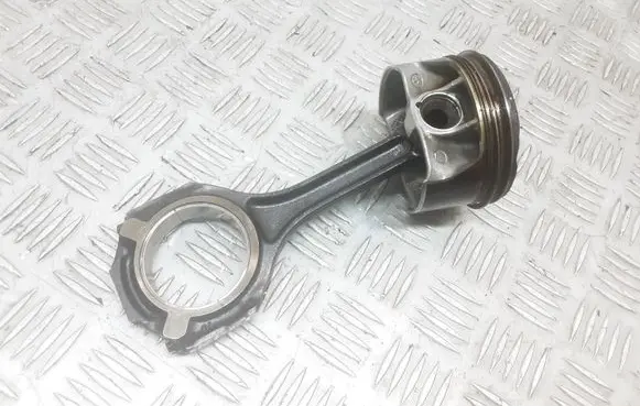 Mercedes-Benz C AMG W205 Piston with connecting rod A276 2049