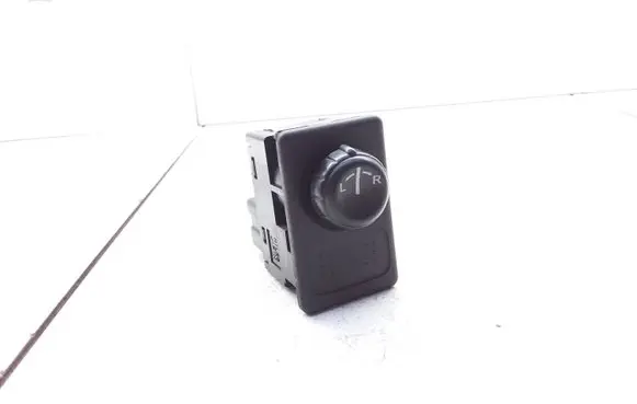 Nissan Almera N16 Wing mirror switch