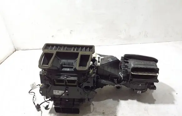 Porsche Macan (95B) Interior heater climate box assembly 8T1816005D
