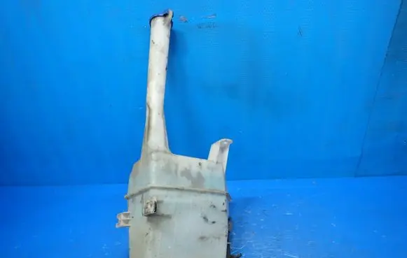 Hyundai ix35 Windshield washer fluid reservoir/tank 98610-2Y000