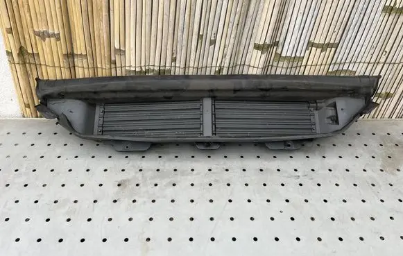 Volvo XC90 Intercooler air channel guide 31663795