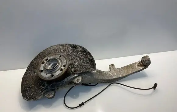 Front wheel hub