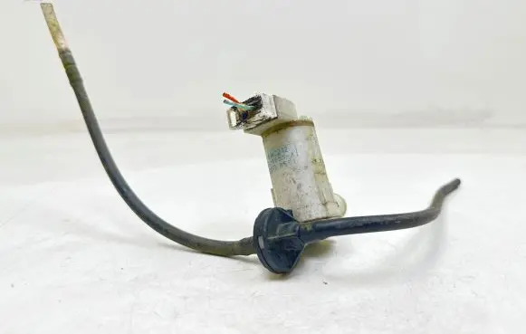 Nissan X-Trail T31 Windscreen/windshield washer pump 1MC212 2224655A1