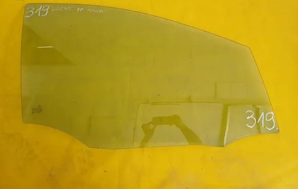 Mercedes-Benz B W245 Front door window glass four-door