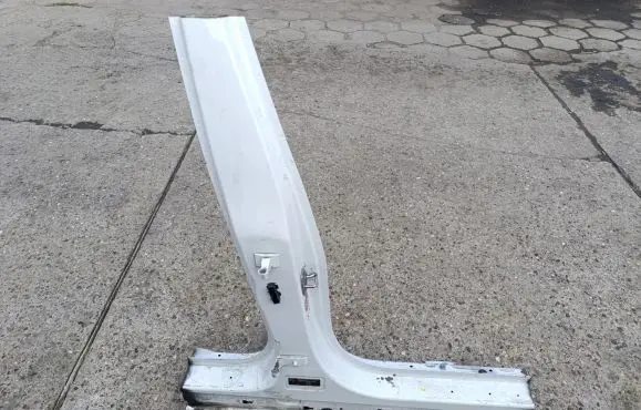 BMW 2 F46 Pillar (middle) 
