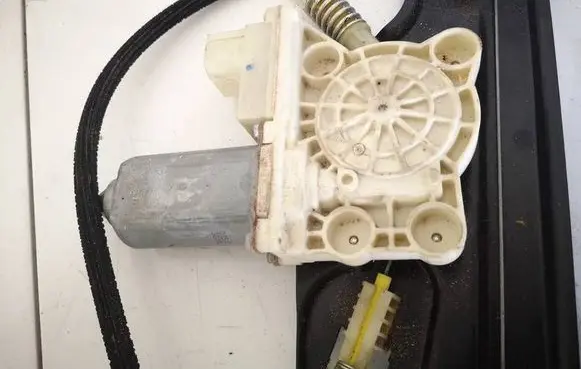 BMW 7 E65 E66 Rear door window regulator motor 676283820021 105964101