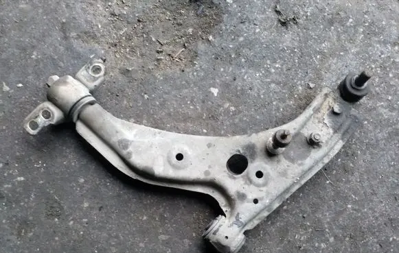 Mazda 323 F Front lower control arm/wishbone