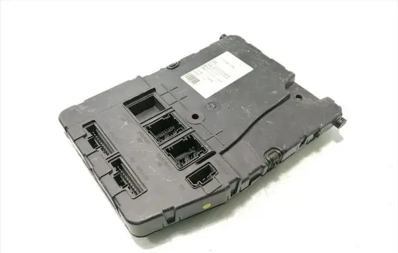 Renault Megane II Central body control module 8200724405