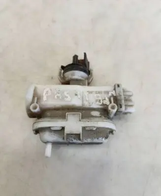 Volkswagen PASSAT B3 Central locking vacuum pump 357862153