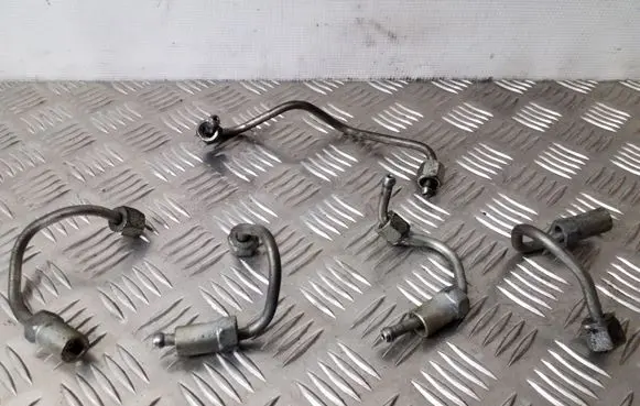 Opel Mokka Fuel injector supply line/pipe 