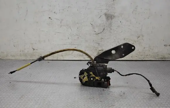 Seat Leon (1M) Rear door lock