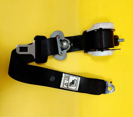 Rear seatbelt