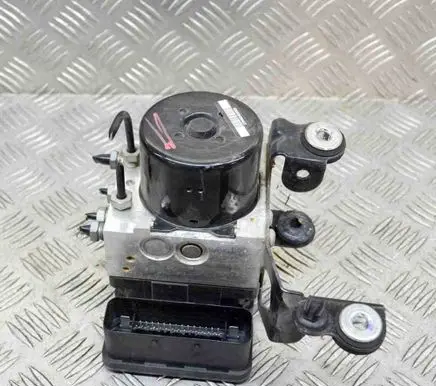 Volvo V60 ABS Pump 10092604093 31329137