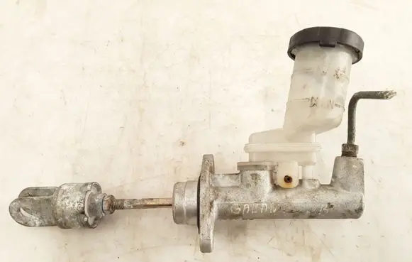 Mitsubishi Galant Clutch slave cylinder 
