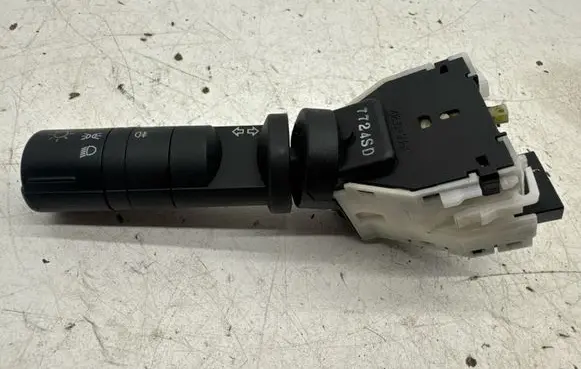 Nissan Qashqai Indicator stalk 7724SD