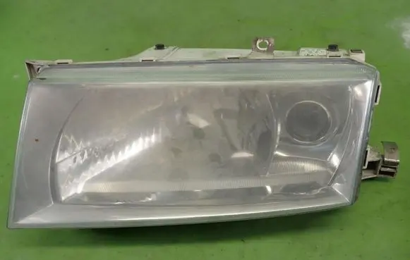 Skoda Octavia Mk1 (1U) Headlight/headlamp 1U1941015L
