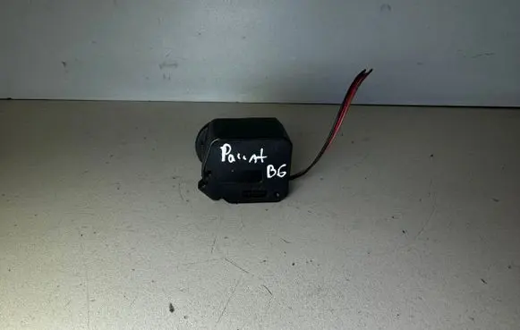 Volkswagen PASSAT B6 Headlight level adjustment motor 00883000 008830