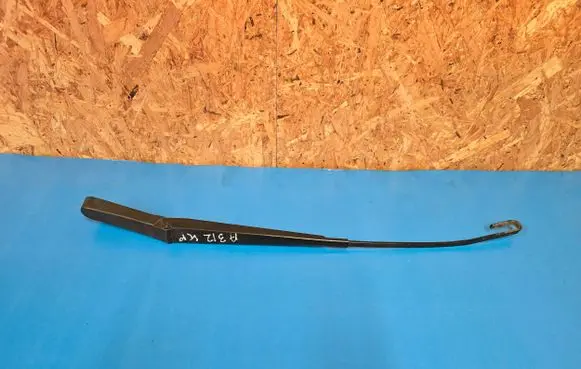 Opel Zafira A Front wiper blade arm 90582557