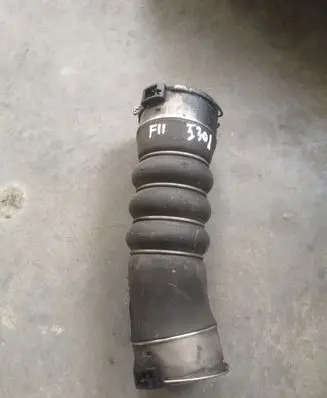 BMW 5 F10 F11 Intercooler hose/pipe 7800144