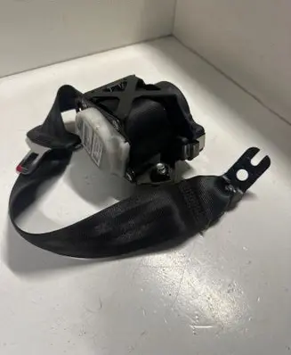 Rear seatbelt