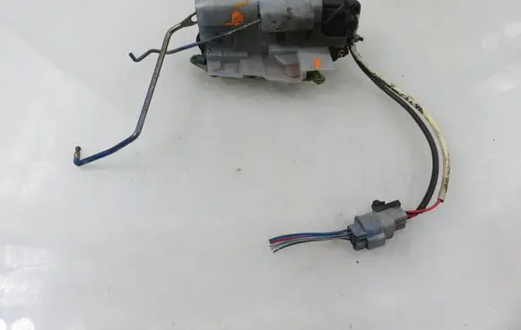 Toyota RAV 4 (XA10) Front door lock 