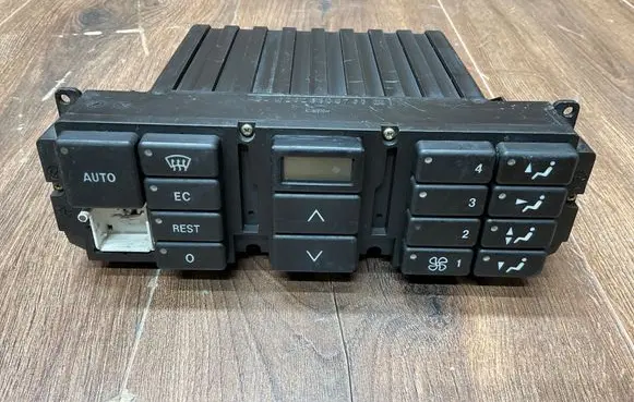 Mercedes-Benz C W202 Climate control unit 2028300785 W2028300785
