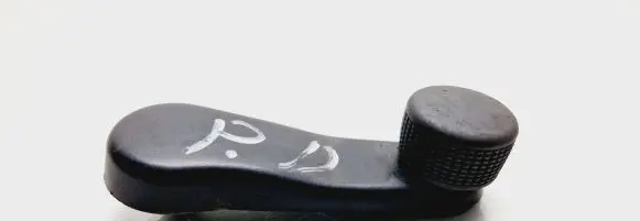 Volkswagen Golf III Front door window winding handle 1H0837581