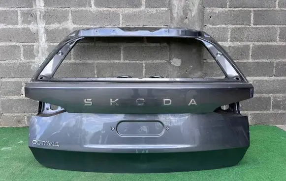 Skoda Octavia Mk4 Tailgate/trunk/boot lid 5E7827105