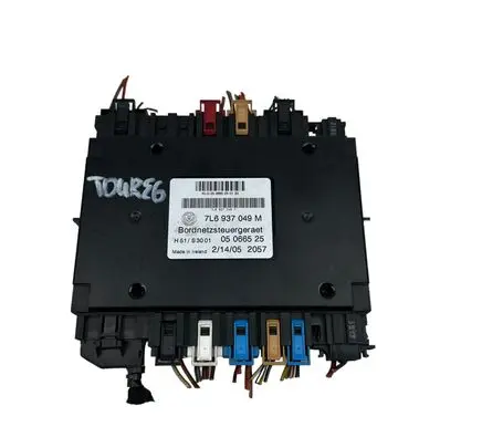 Volkswagen Touareg I Central body control module 7L6937049M 05066525 H51S3001