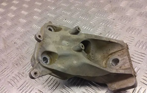 Alfa Romeo Stelvio Engine mounting bracket 670051247