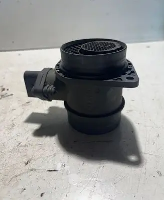 Volkswagen Golf V Mass air flow meter 038906461B 0281002151