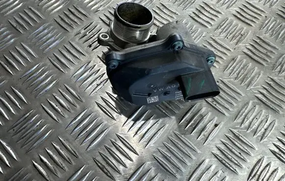 Volkswagen Tiguan EGR valve 04L131501M