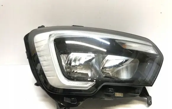 Renault Master III Headlight/headlamp 260105567R