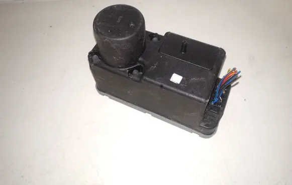 Volkswagen Golf III Central locking vacuum pump 1H0962257