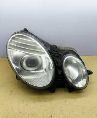 Mercedes-Benz E W211 Headlight/headlamp A2118203861