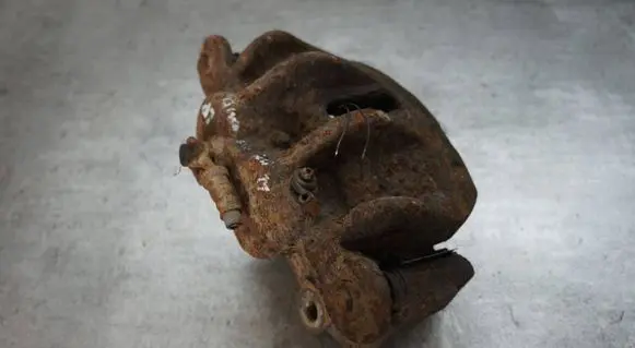 Land Rover Discovery 4 - LR4 Front brake caliper