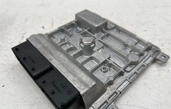 Mercedes-Benz CLA C118 X118 Engine control unit/module A2829003300 A2829013000