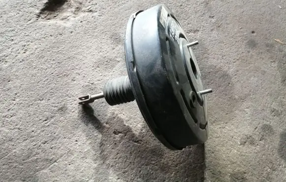 Renault Trafic II (X83) Brake booster 8200506830