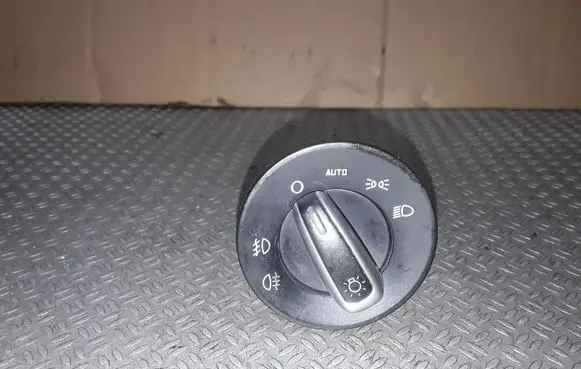 Skoda Octavia Mk2 (1Z) Light switch