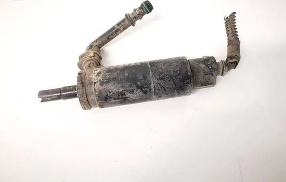 Volkswagen Golf Plus Headlight washer pump 3B7955681