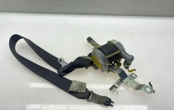 Subaru Outback Front seatbelt