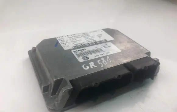 Volkswagen PASSAT B5 Engine control unit/module ECU 3B0907557