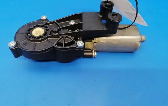 Mercedes-Benz CLS C219 Seat adjustment motor 0390203212 820648094