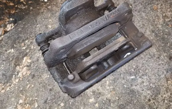 Mini One - Cooper Coupe R56 Front brake caliper