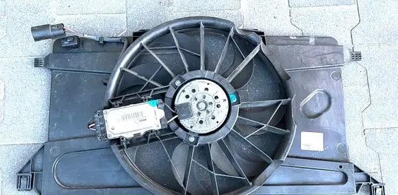 Volvo C30 Electric radiator cooling fan 7M518C607AB 1137328365 3135103740