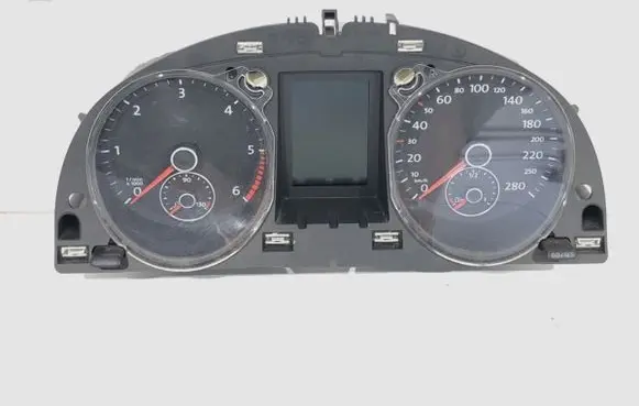 Volkswagen PASSAT CC Speedometer (instrument cluster) 3C8920870C