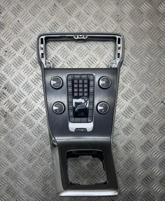 Volvo V40 Central console control unit 3239307
