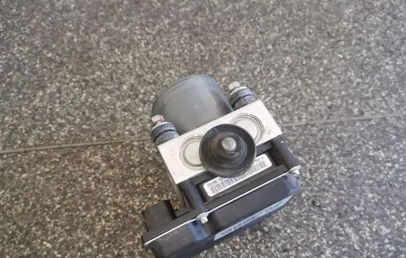 Fiat 500 ABS Pump 68073251AG 0265252216